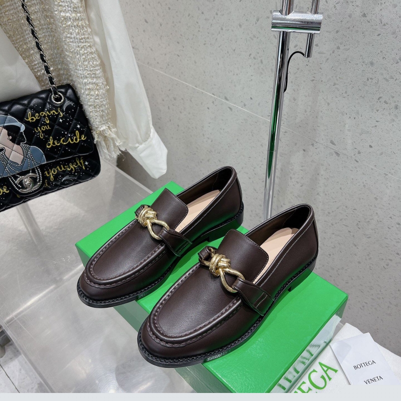 bo*te*ga Ve*ne*ta leather shoes